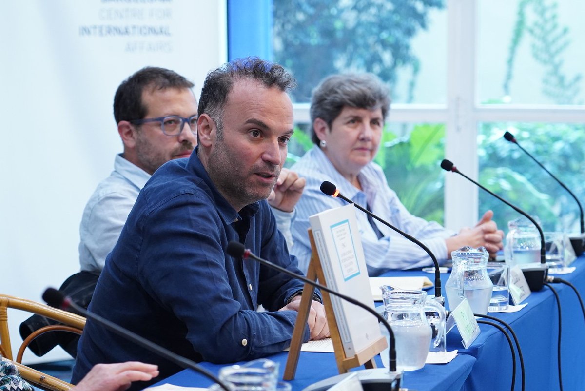 CidobBarcelona's tweet photo. Quin és el paper d'Europa davant el desmantellament de l'ordre internacional basat en normes? Avui, ho analitzem amb Esther Barbé, Patricia García-Durán, José Antonio Sanahuja, @solerlecha i @polmorillas, en un diàleg organitzat amb @IBEI.
▶️https://t.co/KxaWdkmgbA https://t.co/29RyO6TvfT