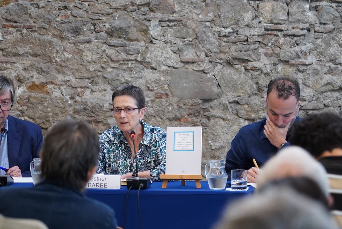 CidobBarcelona's tweet photo. Quin és el paper d'Europa davant el desmantellament de l'ordre internacional basat en normes? Avui, ho analitzem amb Esther Barbé, Patricia García-Durán, José Antonio Sanahuja, @solerlecha i @polmorillas, en un diàleg organitzat amb @IBEI.
▶️https://t.co/KxaWdkmgbA https://t.co/29RyO6TvfT