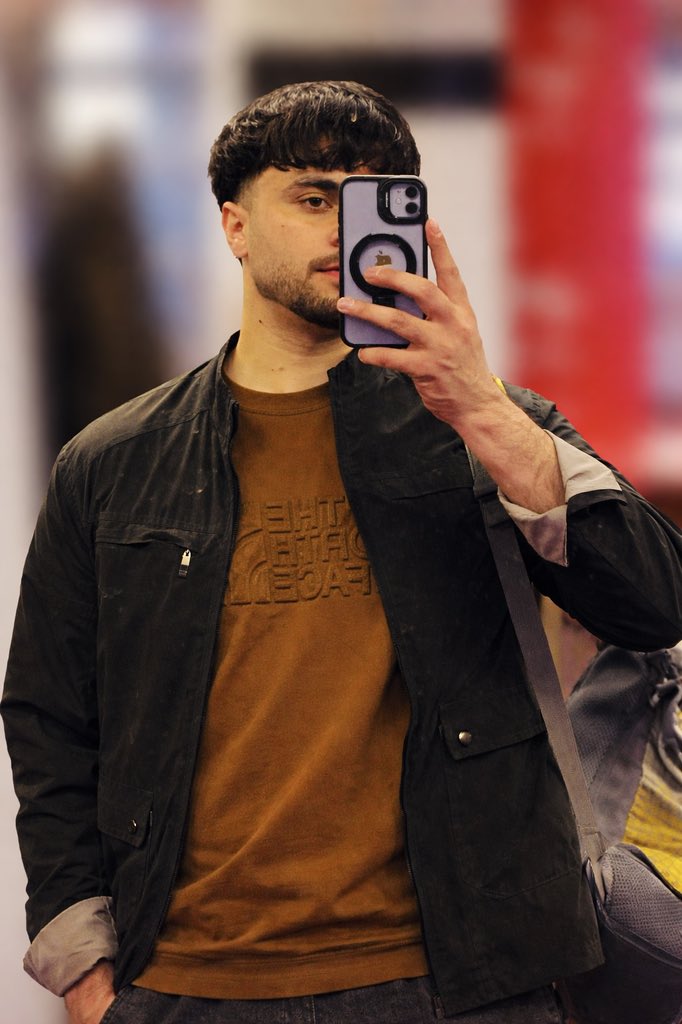 iam_seilab's tweet image. ْنقاب آشنا بستند کز بیگانگان رستیم
چو بازی ختم شد بیگانه دیدیم آشنایان را
شهریار

#fypシ  #fyp #foryouシ #gym