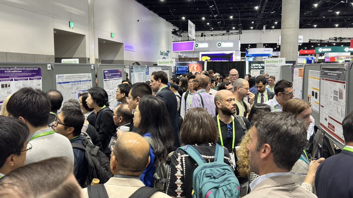 ChristianRolfo's tweet photo. Very inspiring and exciting to see all the interest in the poster session at #AACR26
This is an incredible opportunity for network!  Here with our contribution from @rolfolab team! @IshwarSan22 @RobertoBoreaMD @GianniNigita @fra_drake @DiegoEnricoMD 

@OSUCCC_James 
@AACR https://t.co/z3jBaN5Yzk