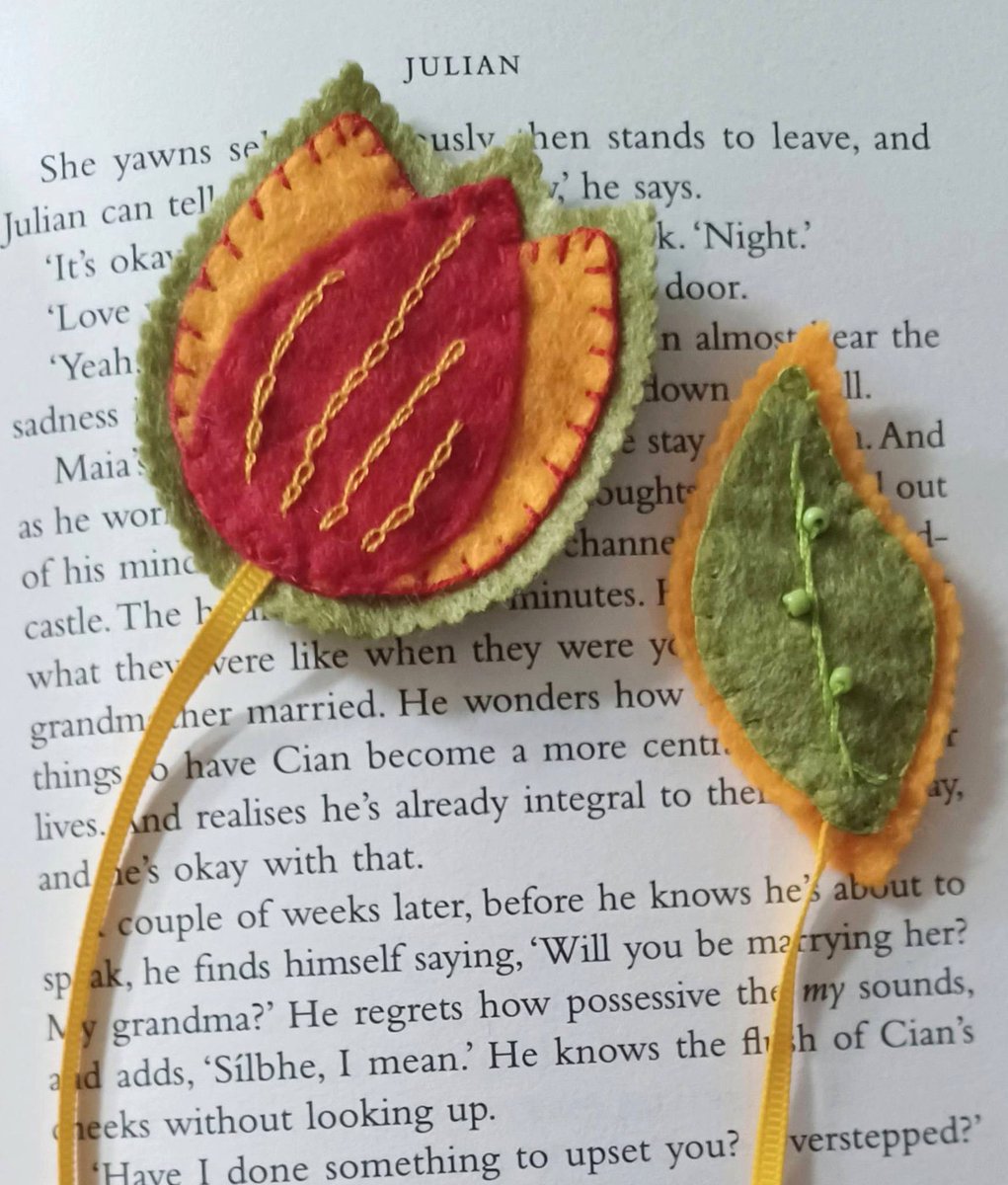 SuziQCrafts's tweet image. Lovely seeing all these books on Twitter #readers How about a handmade bookmark to go with them?

Choose from a selection of wool felt embroidered #bookmarks - each one unique, they make such a lovely #gift 😍

folksy.com/shops/suziqcra…

#amreading #giftidea #tuesday #handmade