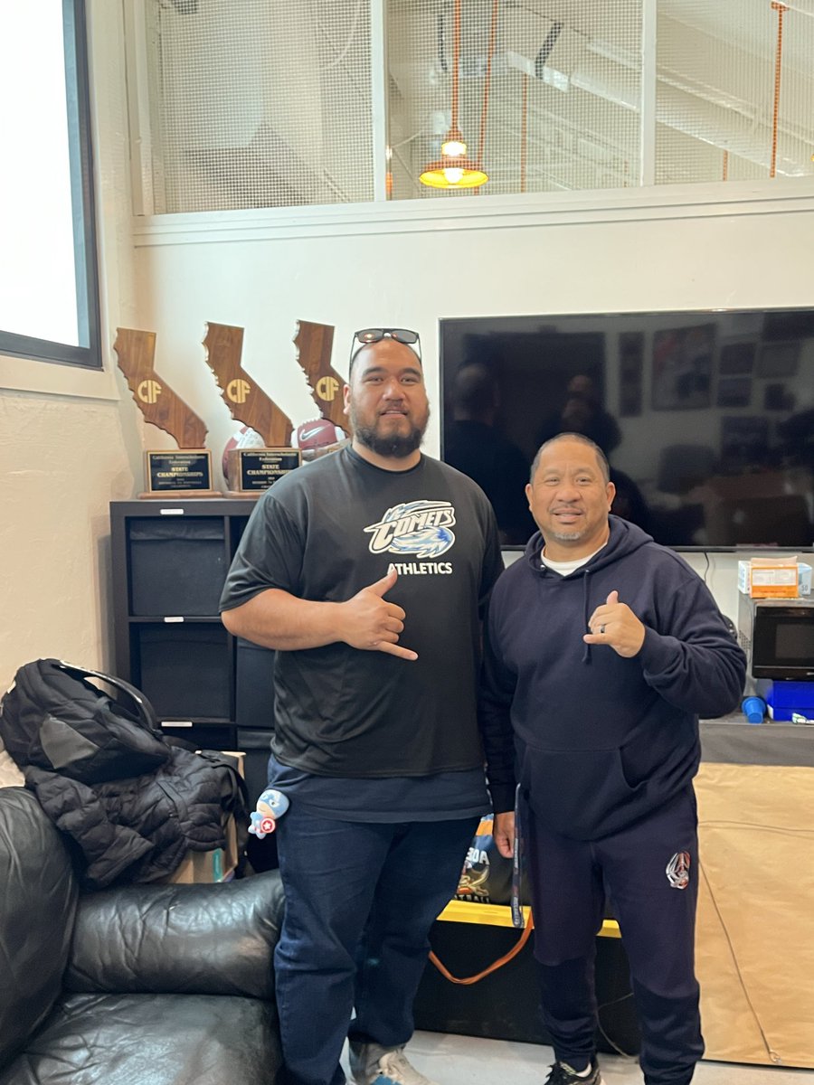 BalboaFootball's tweet photo. Thank you Coach Muli @CCCFootball_24 for stopping by Balboa Football https://t.co/VOPFYstlme