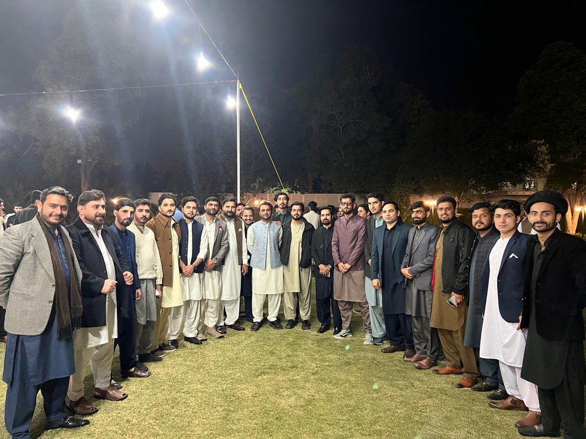 IsfIslamabad's tweet photo. مرکزی صدر آئی ایس ایف امجد علی شاہ اور صدر آئی ایس ایف اسلام آباد صہیب الیاس کے ہمراہ ٹیم آئی ایس ایف اسلام آباد۔ 

#ISF #ISFISLAMABAD https://t.co/Gf5MssyhbI