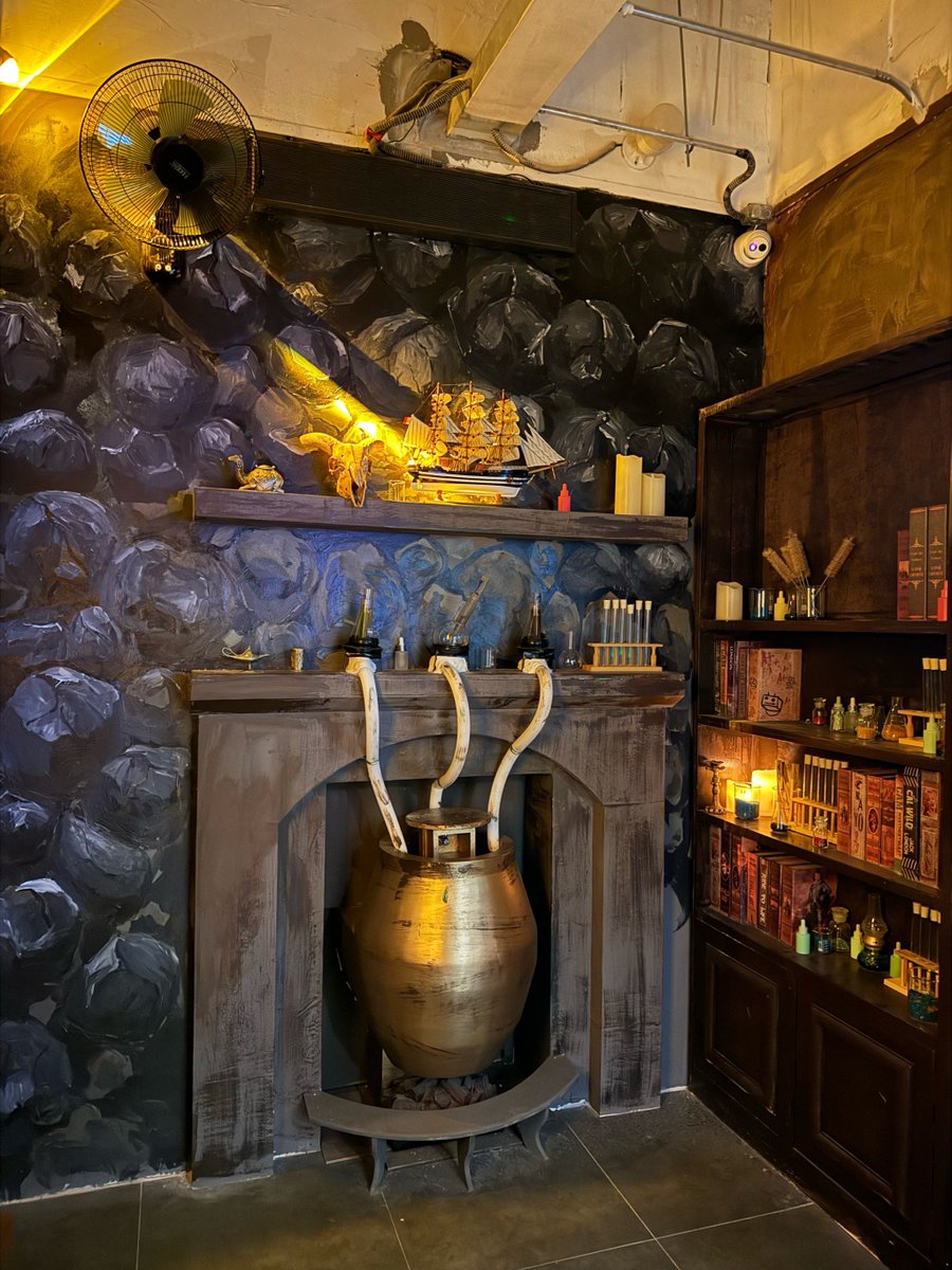 Tom Hawkins tweet media