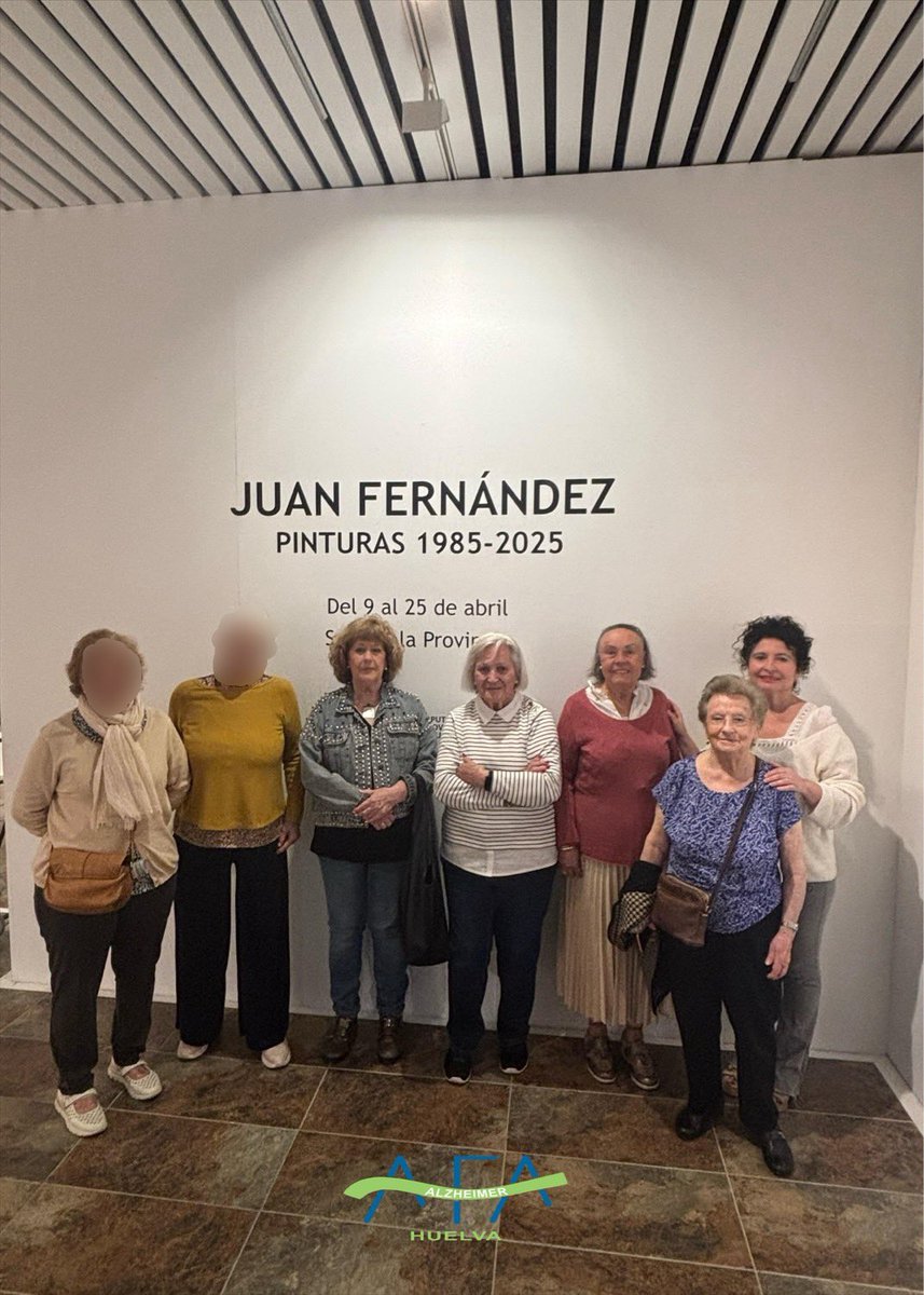 AFAHuelva's tweet photo. Esta mañana hemos ido a visitar la exposición de pintura de Juan Fernández en la sala de la @DipuHU. 😍🎨
#AFAH #Huelva #alzheimer #diaadia https://t.co/3KKW0TOzBD