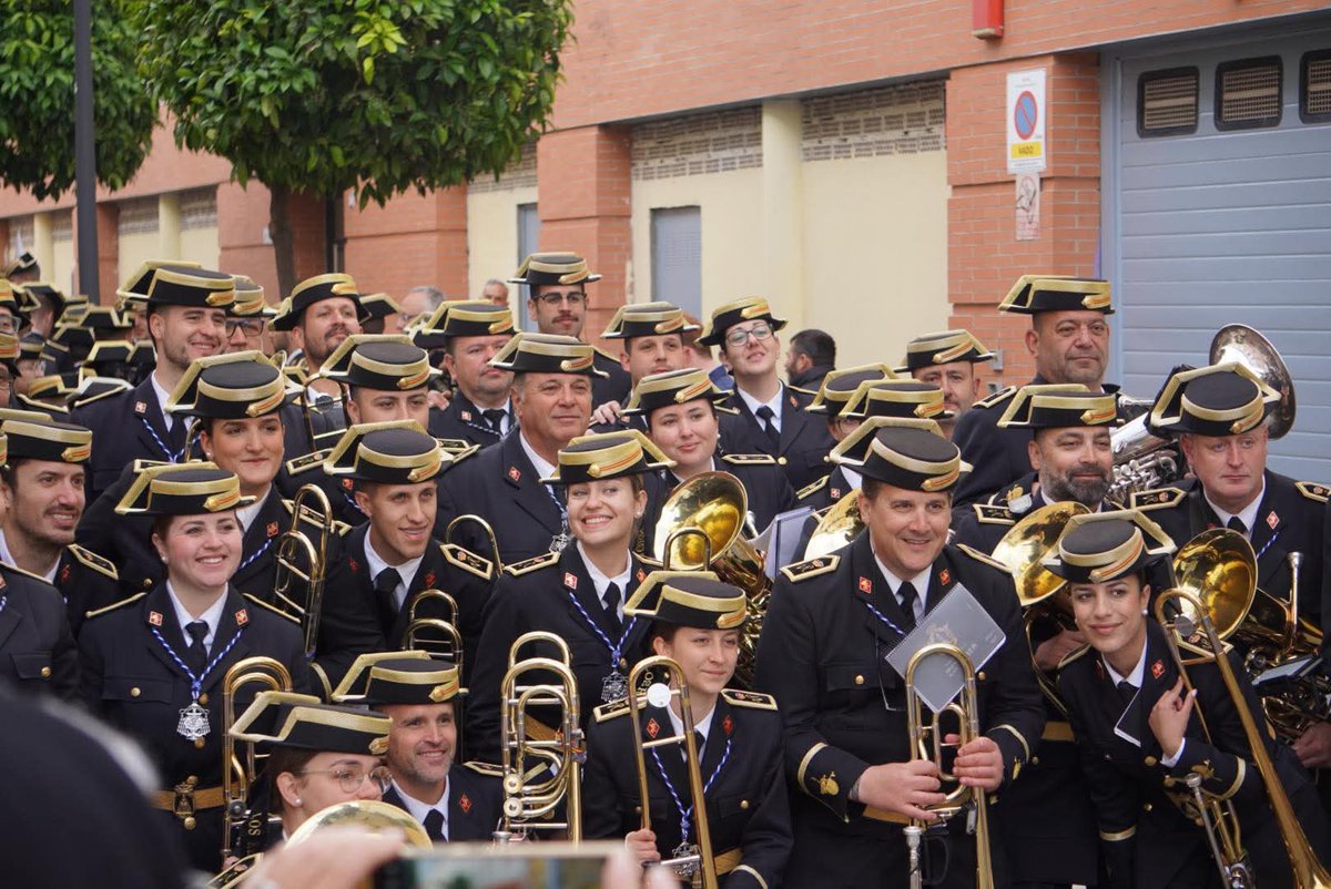 El grupo de bajos de Virgen de los Reyes, son de otra pasta. Tengo que reconocer que disfruto muchísimo y que paso mucho tiempo entre ellos. Este fue mi sitio allá por los años 80. Me encantáis y os quiero mucho!