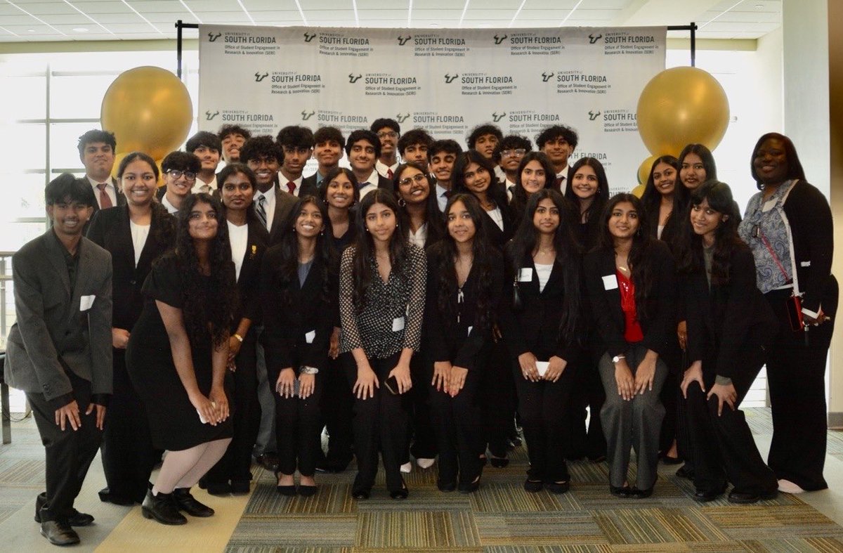 MiddletonSTEM's tweet image. Great Job to these inspirational Resarchers.  
🤗 They presented at the USF MedConnect Conference.  These innovators researched 100s of articles to understand a certain topic (cancer, brain tumors and more). #tigerproud🐯@HillsboroughSch @SDHCMagnet