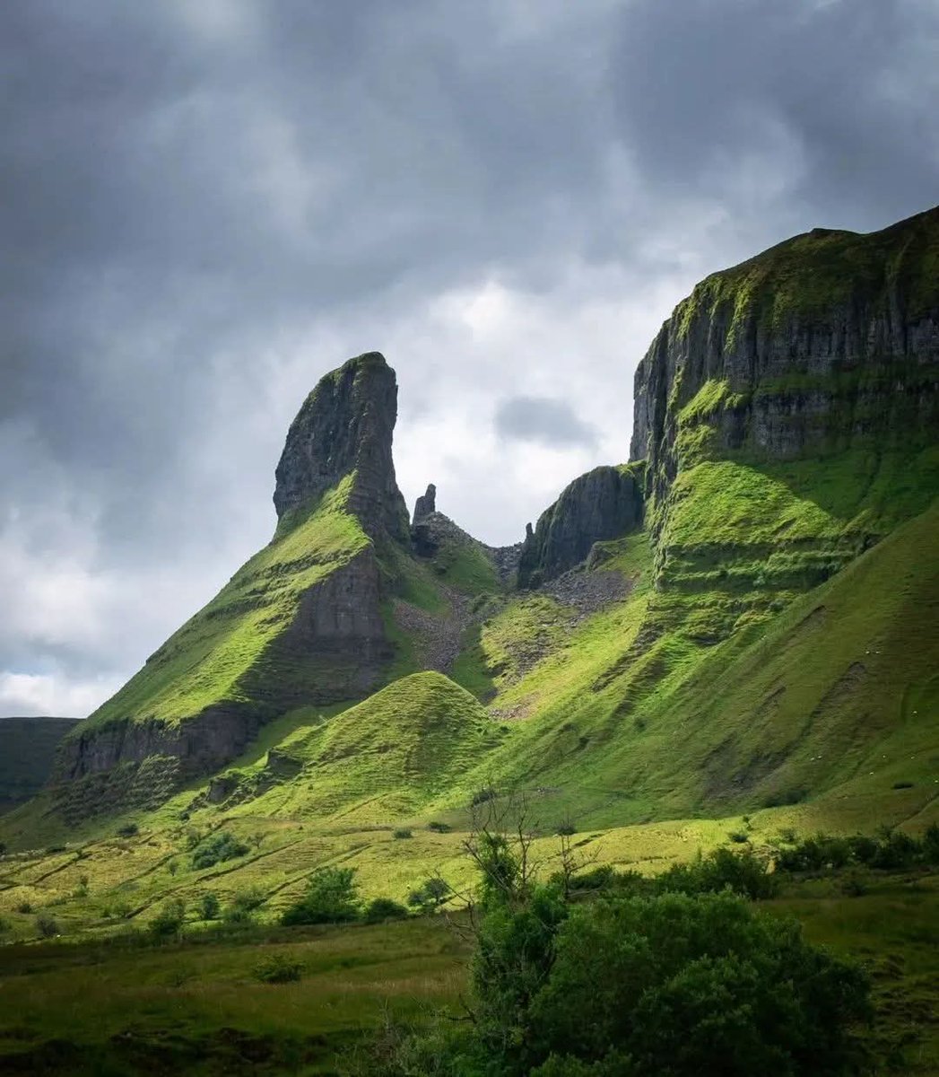 ThisIsIreland3's tweet image. 📍Perched high above the rugged landscape of County Leitrim, Eagle's Rock is one of Ireland’s most dramatic and lesser-known viewpoints — and well worth the climb 🏞️⛰️

📸  Norman20_17

#Leitrim #Ireland #Eaglesrock #Hiking