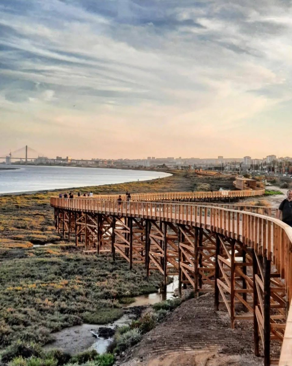 alentejo_1970's tweet image. Alguns dos Passadiços de #Portugal 🇵🇹
. Passadiços de Vizela
. Passadiços do Corgo – Vila Real
. Passadiços do Tejo - O passadiço une os concelhos de Loures, Lisboa, Santa Iria de Azóia e Vila Franca de Xira, sempre junto ao rio.
. Passadiços de Pindelo – Oliveira de Azeméis