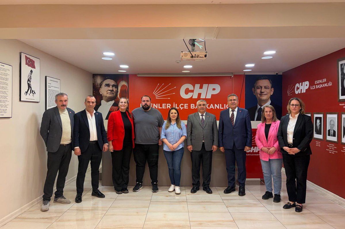 CHP İstanbul  STK’lardan Sorumlu İl başkan yardımcımız  Ahmet Baylan ve komisyon üyeleri, İlçe başkanımız  Kemal Şahin’i ziyaret ettiler. Nazik ziyaretleri ve samimi sohbetleri için kendilerine teşekkür ediyoruz.