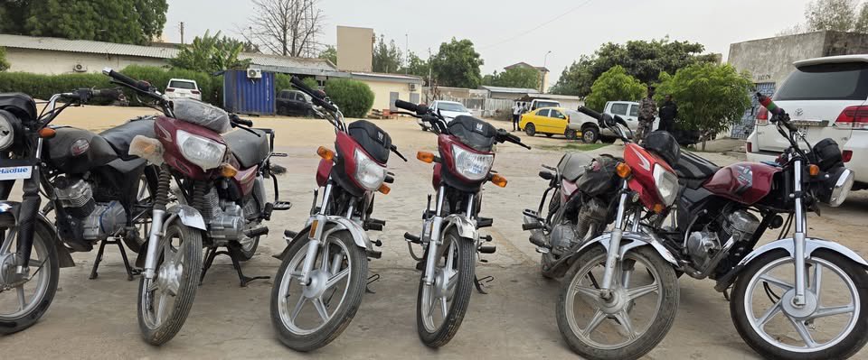 alwihdainfo's tweet image. #Tchad : La Police nationale, en collaboration avec la Gendarmerie nationale et les services de renseignement et d’investigation, a présenté 36 présumés malfrats ayant commis diverses infractions. Parmi eux, quatre individus sont accusés d’avoir assassiné feu Mahamat Ali Mahamat