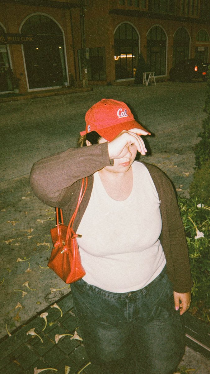 👩🏽‍🦱 tweet media