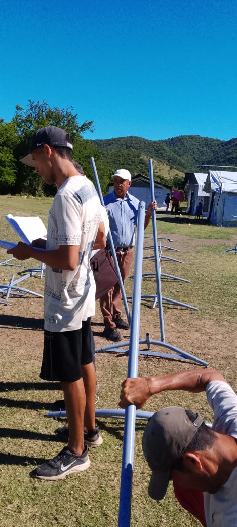 RaidelVargasG's tweet image. Se realiza el arme de nuevas carpas en el SI Amiguitos de las FAR, donadas por la #Unicef , para garantizar la calidad de los procesos.
#EducaciónGranma
#MunicipioPilón
#EducaciónGranma
#CubaMined