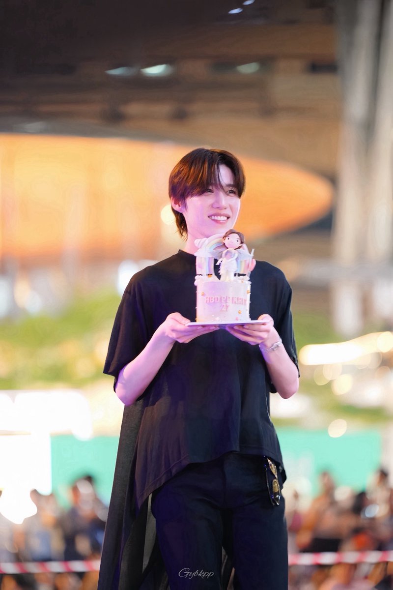 gybkpp's tweet photo. ขอให้พีเป็นคนที่มีความสุขที่สุดในโลกเลย
ได้ทู้ยู้ววพีพีอีกปี รักพีจัง  

#Happy27thPPKRITDay 
#The1xPPKRIT
#ppkritt https://t.co/lR6gZm5ATe