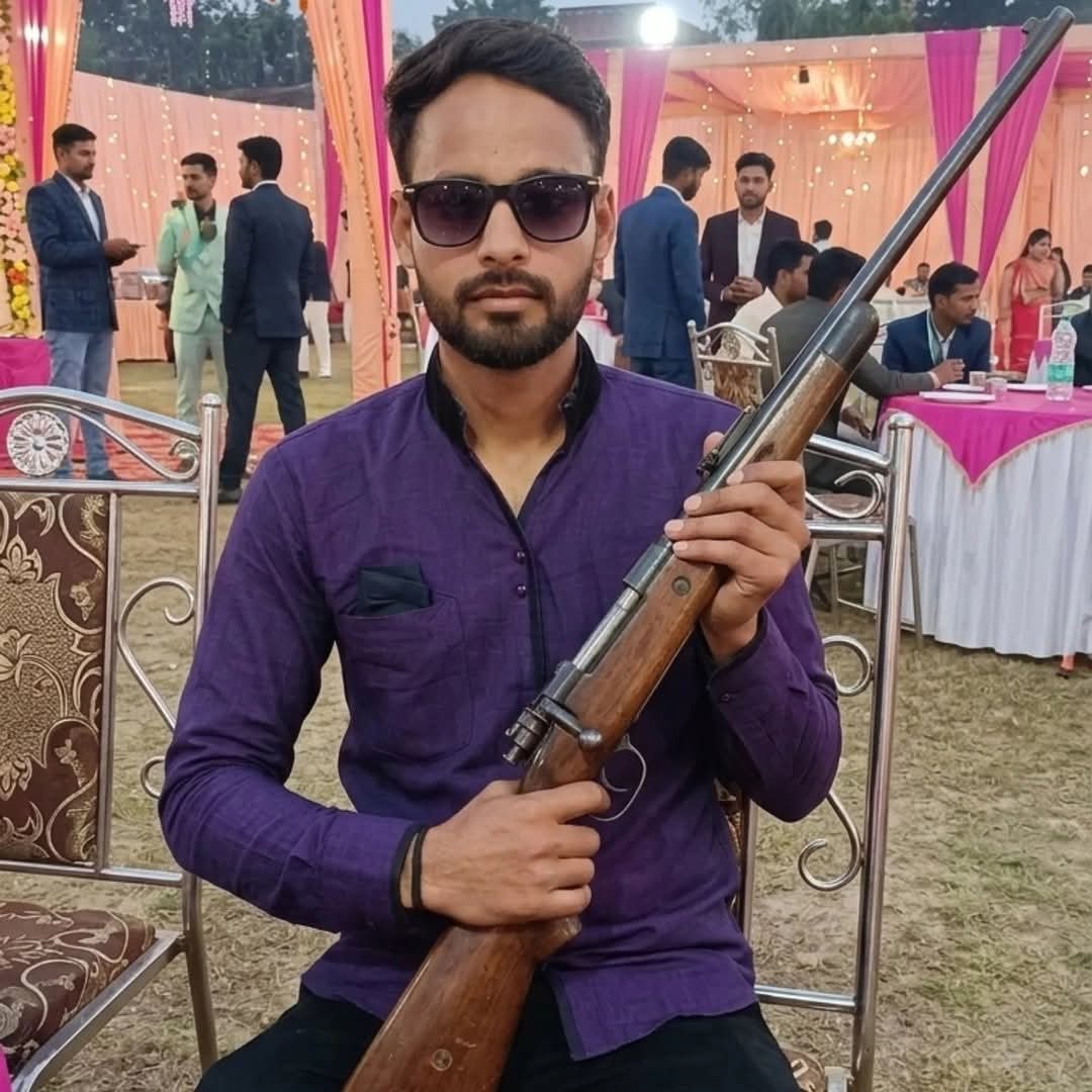 SurajKrBauddh's tweet photo. Bihar police, attention please.

This Thakur caste coward, Yuvraj Singh, is constantly insulting Babasaheb Ambedkar and inciting caste violence in society.

He is from Chhapra and also flexing weapon in his DP. Arrest him at the earliest. https://t.co/7WdEKH7zly