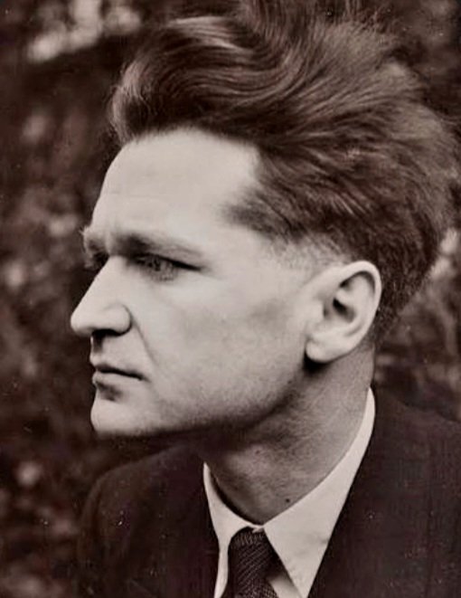 ▪️ما من طريق إلى الفشل في الحياة أقصر من أن تقتحم الشعر دون دعم من الموهبة

▪️شكسبير موعد بين وردة ومقصلة

▪️أن يكون المرء راسكولنيكوف دون عذر الجريمة

▪️غموض: كلمة نستعملها لخداع الآخرين لإيهامهم بأننا أكثر عمقاً منهم

#المياه_كلها_بلون_الغرق 
#سيوران