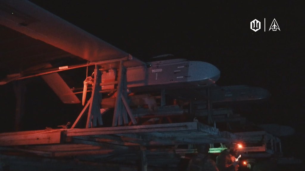 Drone_Wars_'s tweet image. #WATCH Footage of the preparation for the launch of the FP-1/FP-2 UAVs by the servicemen of the 1st Separate UAV Center of the State Border Guard Service