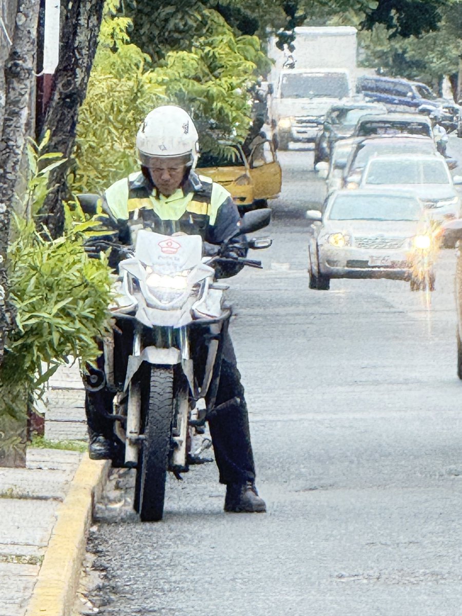 No hay caso con estos Co meros, esperando un desprevenido