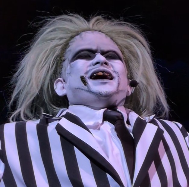 2z4g6swLsm42301's tweet image. Ebiたんの画像を色々と見ていると今まで気付かなかったBJの事に少しずつ気付いて来ます
BJって死人だからか口の中をこんな黒く染めてショーを頑張ってくれていたんだって思うとなんだか胸が痛いよ🥹
でもね、本当にありがとう💕
プロのショーマン‼️
#ユニモン
#Ebisu
#USJファン