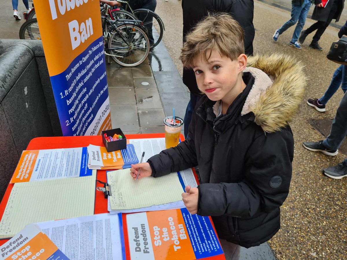 Charles Amos tweet media