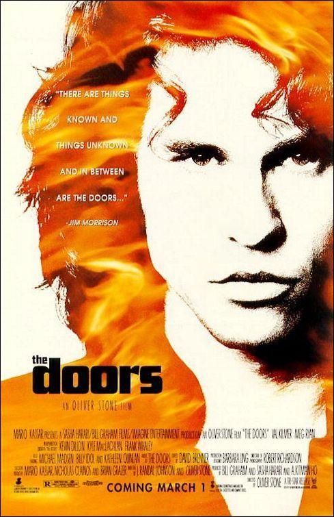 ClubdeCinefilos's tweet image. #EscenasMíticas #TheDoors Que raro es ver un biopic como este hoy en día sobre una estrella de la música.  Actualmente nos encontramos con biopics sobre cantantes, bastante descafeinados, blanqueados. No es lo que estaba dispuesto a asumir Oliver Stone. clubcinefilos.blogspot.com/2026/04/escena…