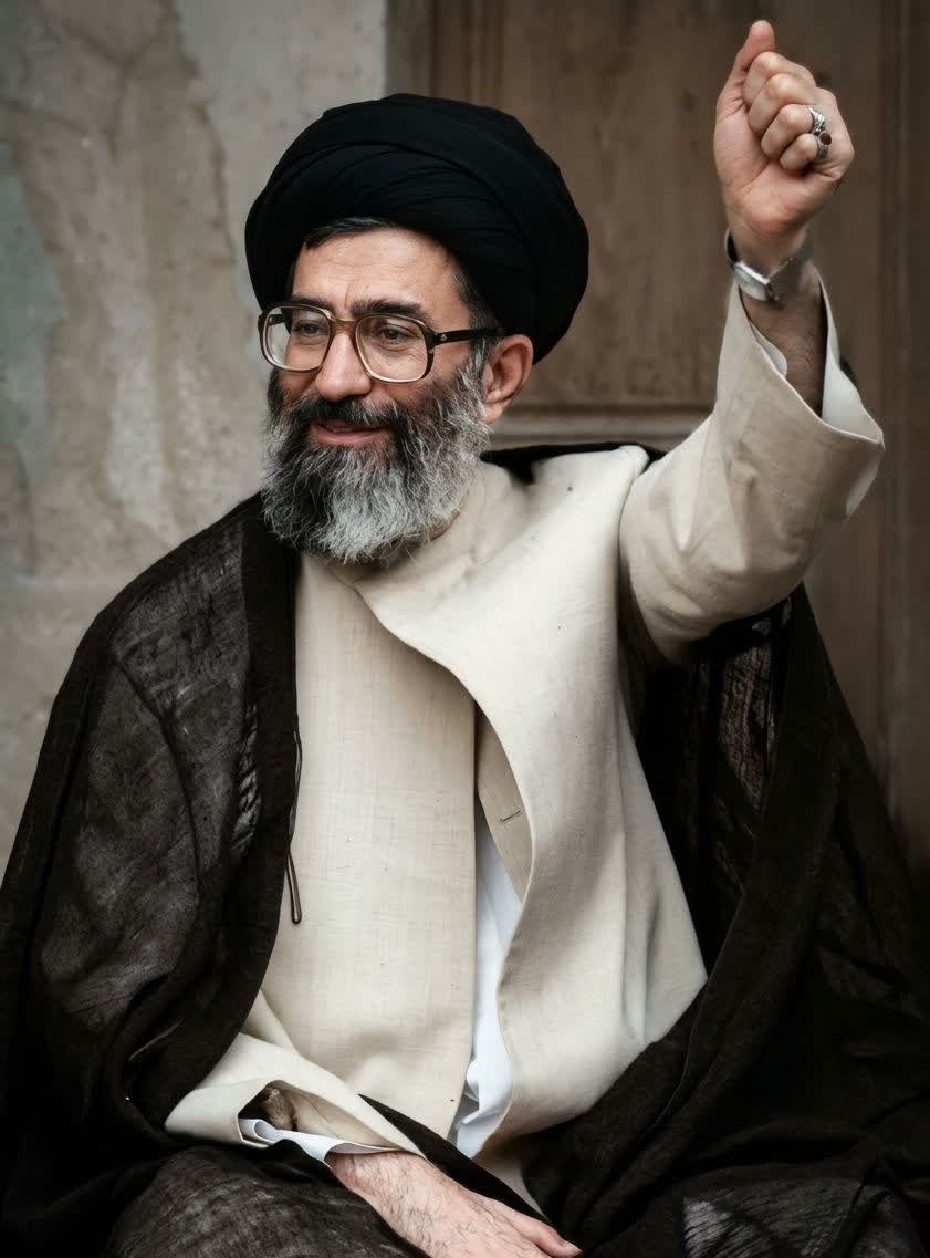 SEYEDMOMENI72's tweet photo. شهید سیدعلی خامنه‌‌‌‌ای، بزرگ‌مردی لبریز از غیرت بود. https://t.co/DVKEyzz49R