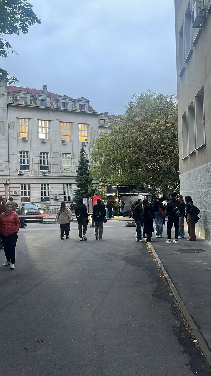 Dekanat trenutno. Gde ste ljudi? #studentipobedjuju