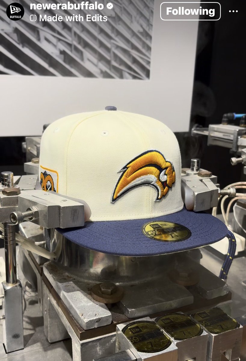BuffOnTheBrain's tweet photo. New Era Buffalo has 20th anniversary slug hats and I fucking need one 😩 https://t.co/mp3T7mT7bn