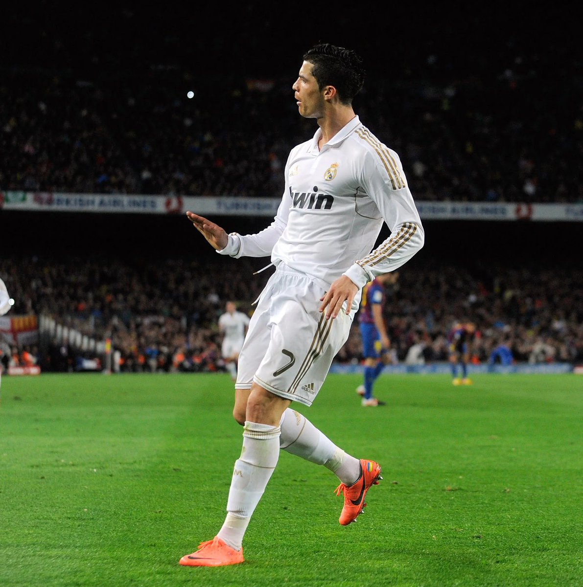 Instant Foot ⚽️ tweet media