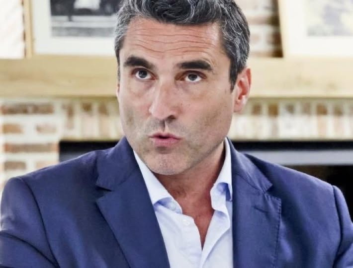 conspjustice's tweet image. 🇫🇷ALERTE CUMUL ILLÉGAL]
Le député #RN #MichaëlTaverne a perçu illégalement son salaire de policier en plus de son indemnité parlementaire, pour un total de 63 632 € d’argent public détournés sur deux ans.
(Source : Le Canard enchaîné)