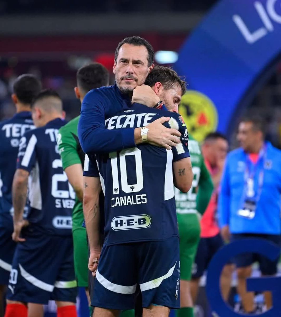 El tiempo lo único que hizo fue darme la razón.

Canales fue un buen jugador, pero un pésimo fichaje. Pagaron 15M por un jugador de 32 años, que no ganó ningún título y cuyo rendimiento solo vino en picada.

Se va a los 35 años del Club, deja un desastre en el vestidor y encima