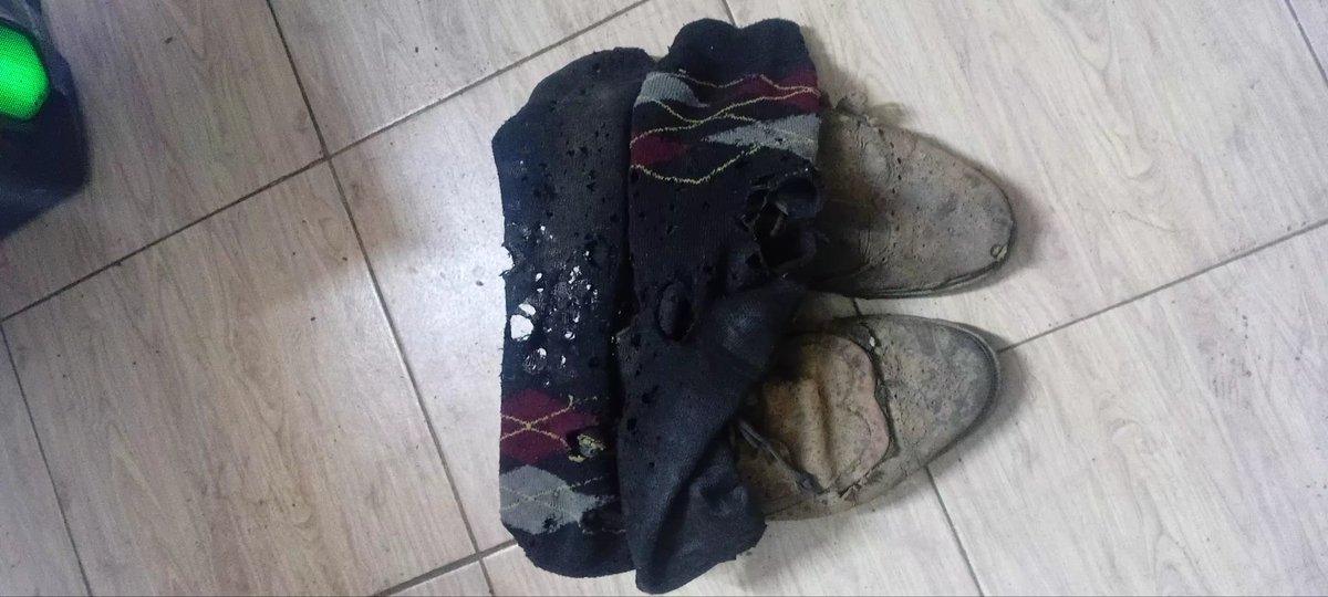 mochieng30's tweet photo. Challenge my shoe and socks https://t.co/UHoOTtr5Dj