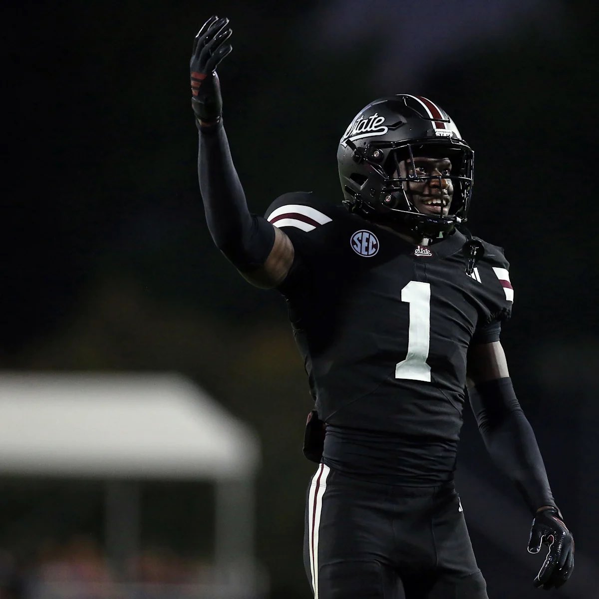 J1sotuff's tweet image. #AGTG Blessed to receive my 4th  offer and 2nd SEC offer from @HailStateFB #HailState 

@CoachKLacey @BurgBuiltFB
@jarereimonenq @CoachKClark_
@LeroyHood @TomLoy247