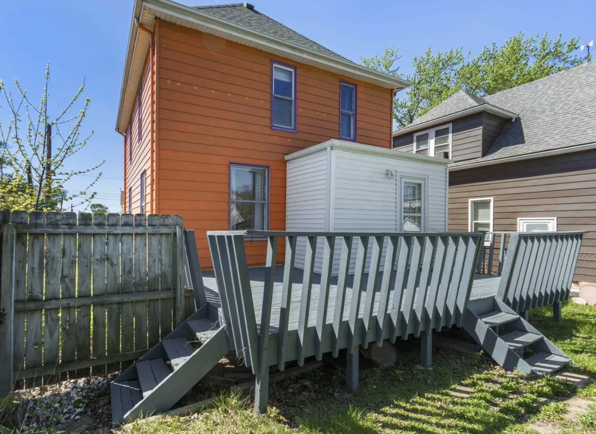 oldhouseunder50's tweet image. $59,900. This clean and #affordable #Illinois #home with  easy access to walking trails, beautiful gardens. oldhousesunder50k.com/c-1920-three-b…