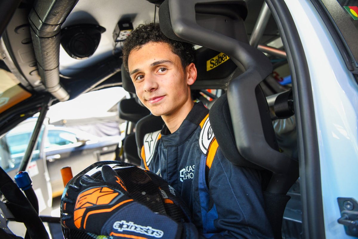 sportmotores's tweet image. #CPR: Jovem Afonso Seixas fala sobre a estreia ao escalão principal

"Foi uma prova encarada com calma, à procura de me adaptar ao carro e evoluir ao longo das classificativas."

Leia mais: iris.cpidt.pt/publishing20/!…