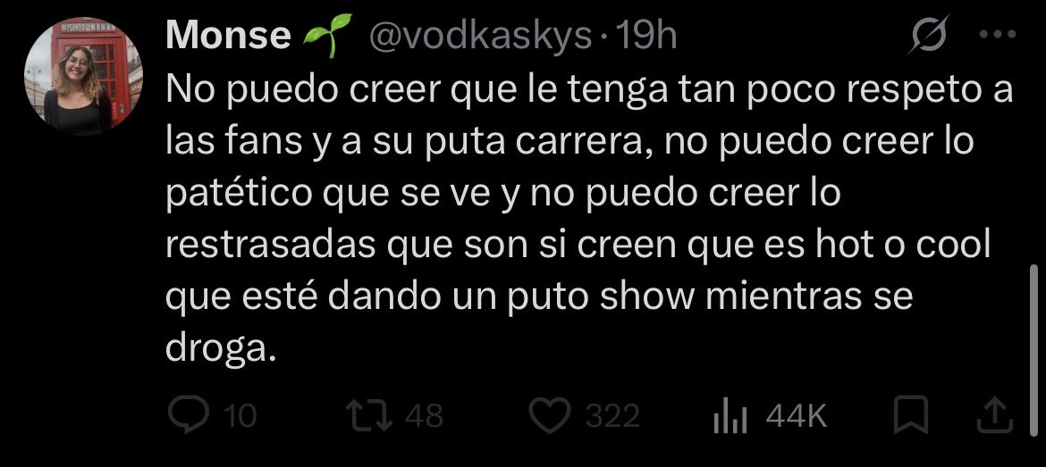 ella actúa como si louis se estuviera inyectando heroína en el escenario finalmente no entiendo por q lo sigue aún si se nota que lo odia y no le gusta nada de lo q hace, q se vaya con su otro fav y listo
