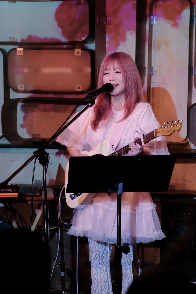 usa_miharu_'s tweet photo. Spring🌸みはるーむ2026

緊張しすぎてライブ始まる直前に
ギター挑戦してる事も
作曲した曲披露するのも
後���タイムになったりしてたんだけど😭

暖かいみんなのおかげで
本当楽しい時間になりました。
いつも挑戦させてくれてありがとう✧
楽しかった~‼︎ありがとね🫶🏻

photo byマネージャーえび©️ https://t.co/QngFtQZX1I