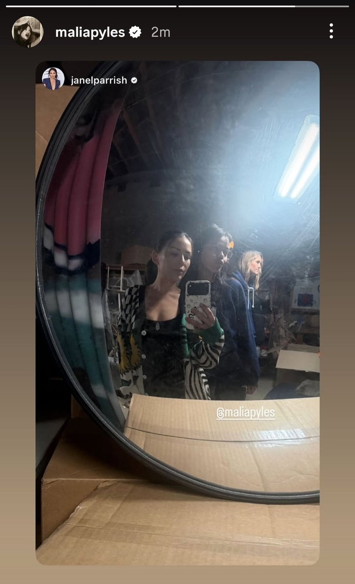 gaia 🔪 tweet media