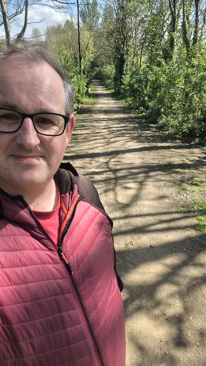 ShaunFarrelly's tweet image. Walking from Oldham to Saddleworth, taking in former railway lines, fields, hills, canals and the skylines of Manchester and Oldham

#Walk #Saddleworth #Oldham #CountrysideWalk