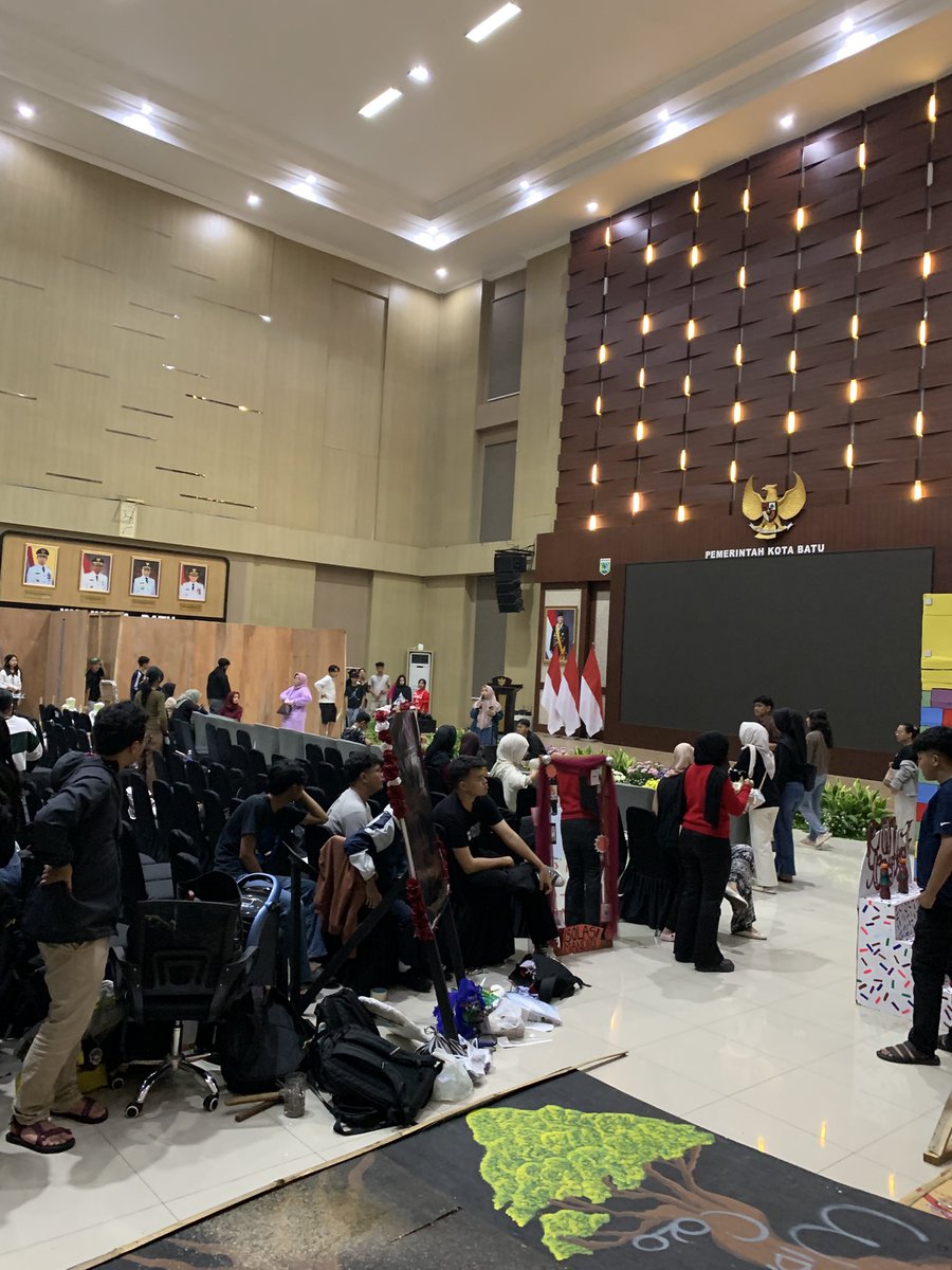 egaouttahere tweet media