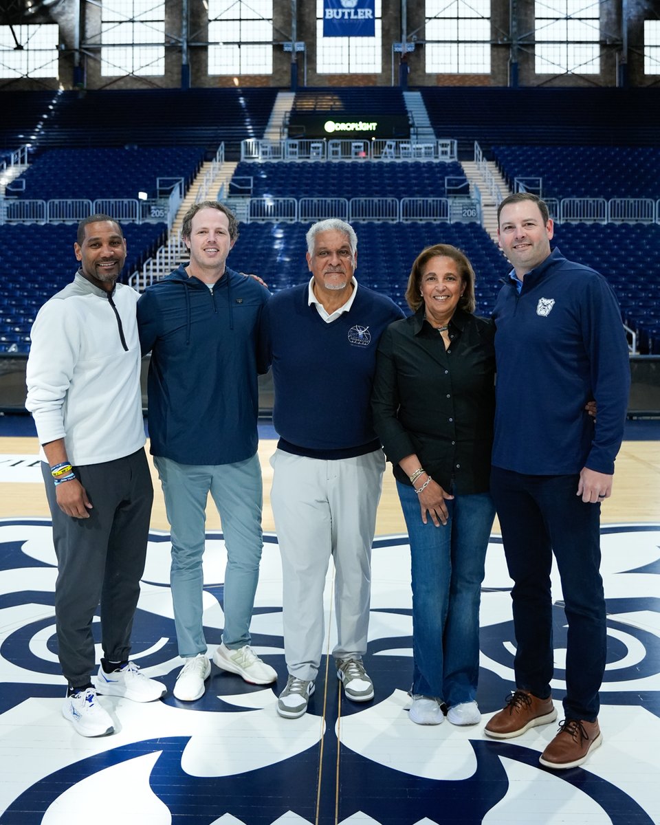 ButlerMBB's tweet image. Today and every day we honor the memory of our teammate Joel Cornette. 💙 

Always glad to have you all home in Hinkle. 🏡