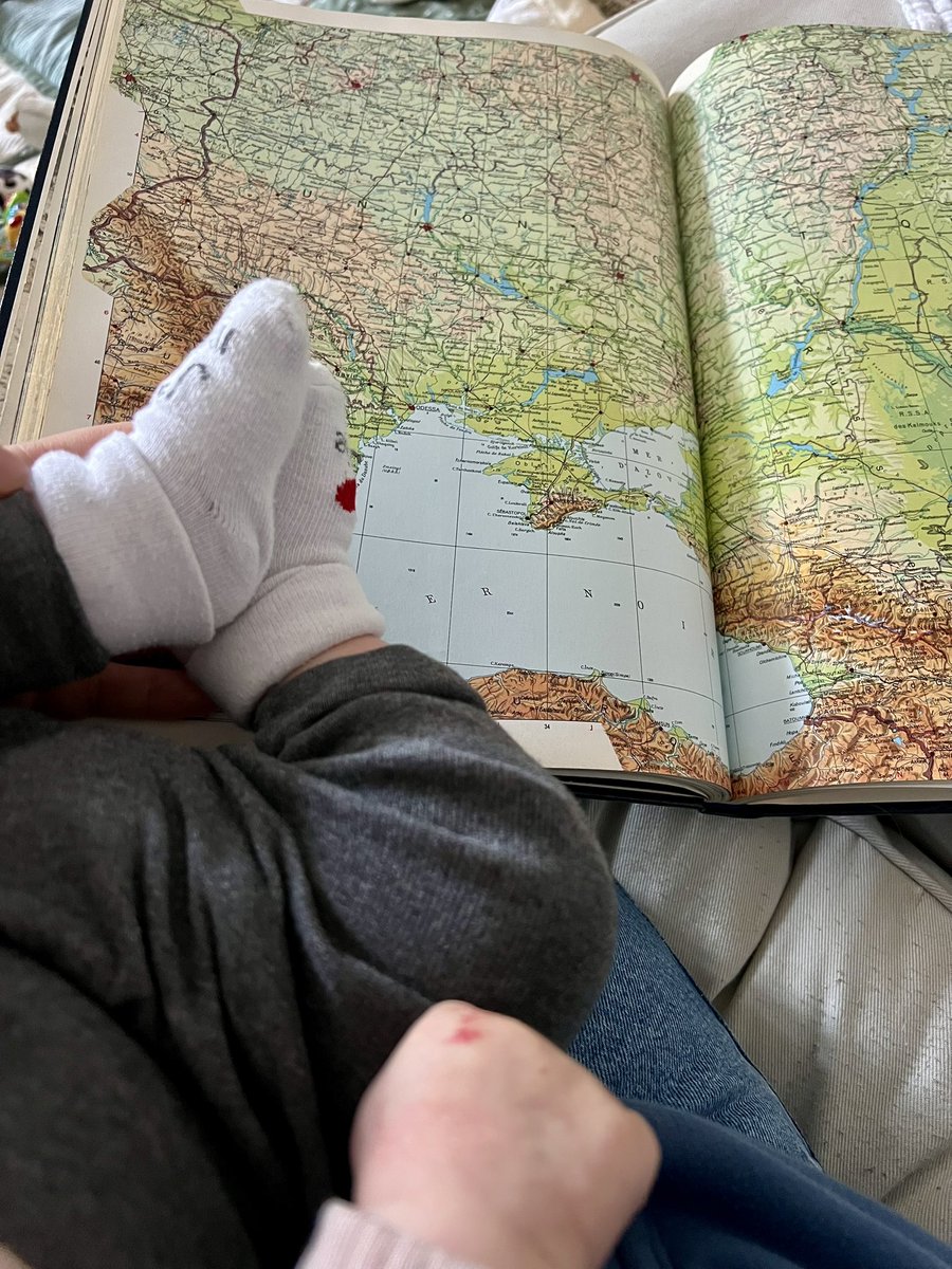 blambertcarto's tweet image. Lecture adéquate 🍼

(Faut les faire commencer tôt!)

#map