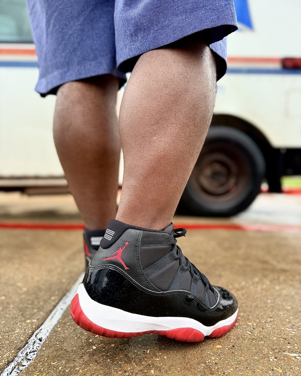 p_kicks23's tweet image. Today’s on 👣 from  your friendly neighborhood mailman 📬

11s are for rainy days ☔️⛈️

Air Jordan 11 “Bred”
Color: Black/True Red-White
Style Code: 378037-061
Release Date: December 14, 2019
Price: $220

@Nike @nikestore @Jumpman23 #kotd #snkrskickscheck
