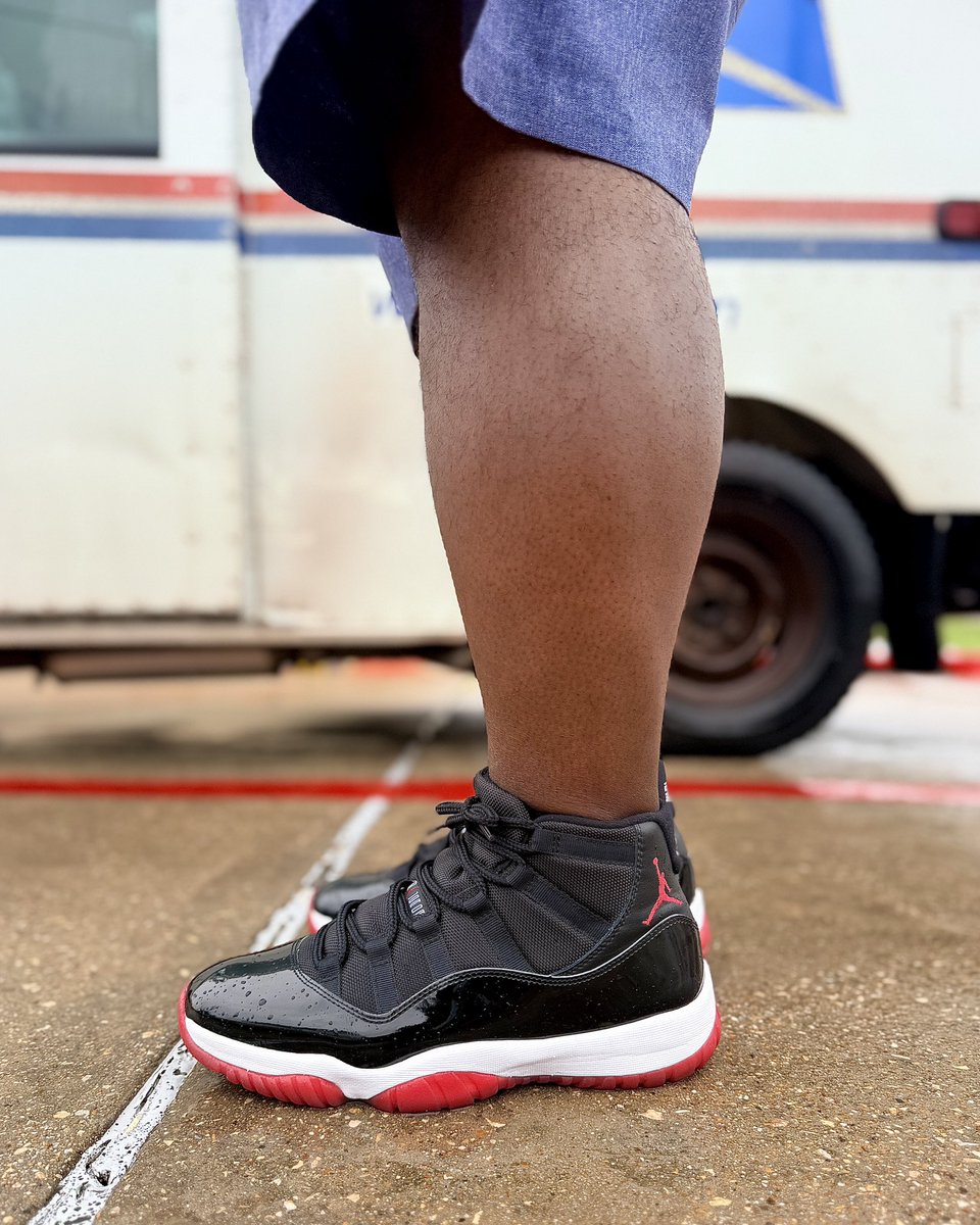 p_kicks23's tweet image. Today’s on 👣 from  your friendly neighborhood mailman 📬

11s are for rainy days ☔️⛈️

Air Jordan 11 “Bred”
Color: Black/True Red-White
Style Code: 378037-061
Release Date: December 14, 2019
Price: $220

@Nike @nikestore @Jumpman23 #kotd #snkrskickscheck