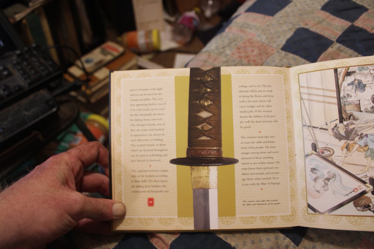 docsanderson's tweet image. #Scientists #Carpenter #Meteorology #DWTS @danpeckwx @HeartsofHeroes_ @NatGeo @jonkarl @Nature Lizzie  Im actualy a Japanese Knight Emperor Akihito knighted me for #GunKata i can end ginger's Life &amp;amp; Her sons lives whenever i want to. i love to #Teach Ginger is an Eyesore #Fashion