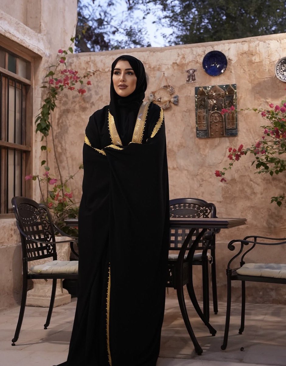 AfraaNoaimi's tweet image. The most valuable thing you own is your mindset
Everything starts with love. When you love yourself, you know your worth. you set high standards. you gain the confidence to be perceived the right way.✨

#selfworth #Confidence #Highstandards #SuccessMindset #Afraa #AfraaBoutique