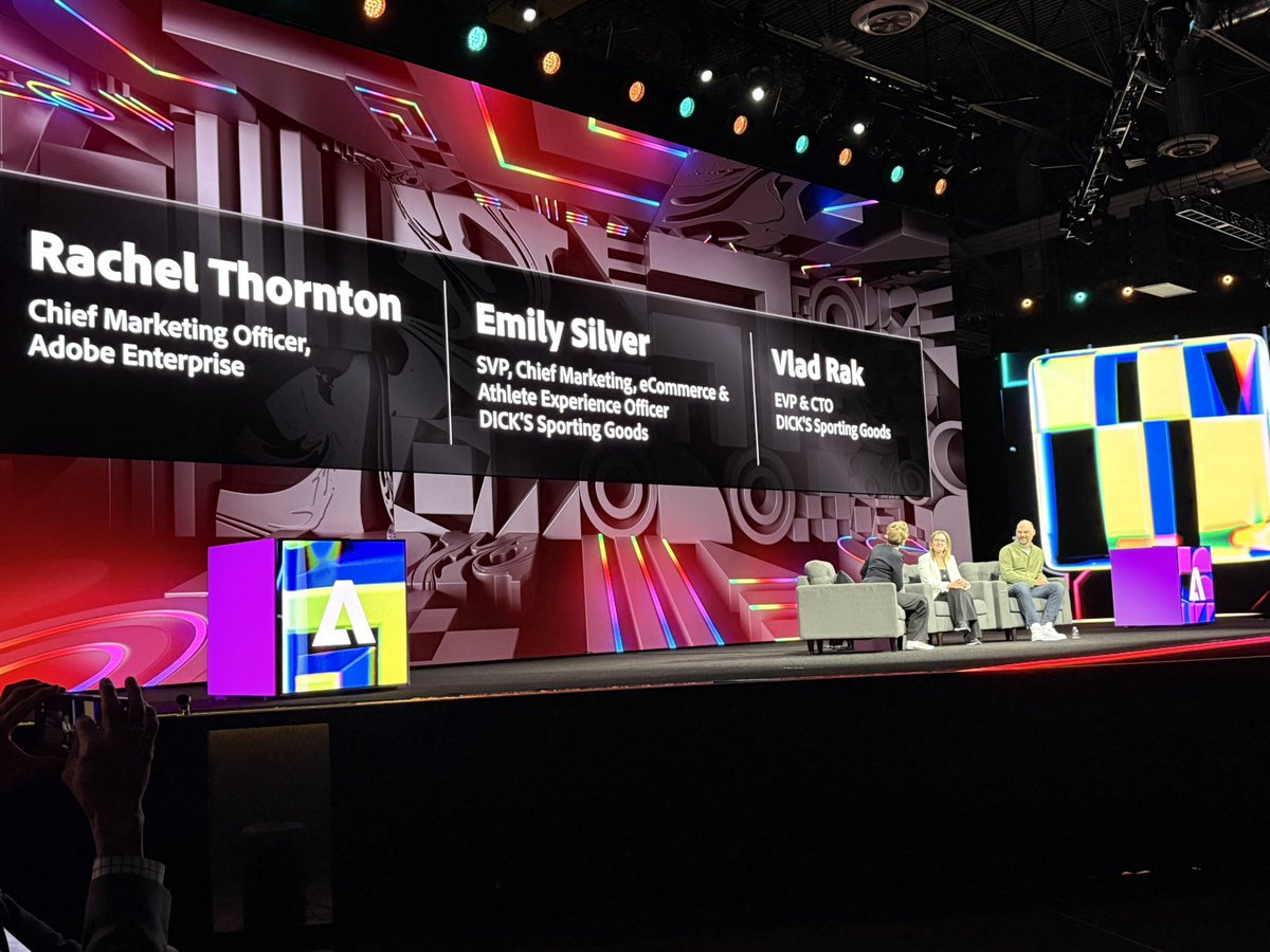 lizkmiller's tweet image. Wise words from @DICKS  #CMO "Make sure you're continuously in a learning mindset. You have to continuously learn and experience in new ways. "Building relationships are about engaging with customers AND building relationships with agents." #AdobeSummit @Adobe
