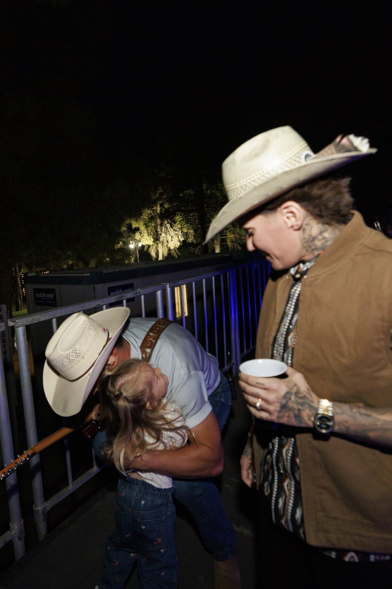 JonPardi's tweet photo. Good times in Fresno! Thanks @ParkBoots for throwing the party! https://t.co/8M7Clpw5cw