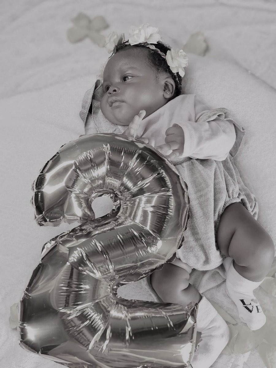 Mi 💛ly Daisy 
@ 2 Months