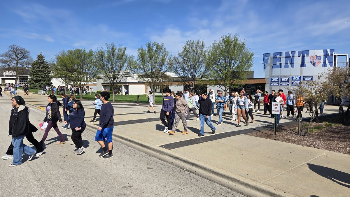 Fenton HS Dist. 100 tweet media